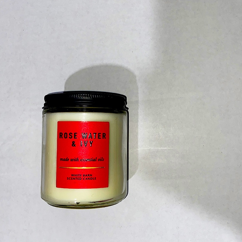 New. White Barn Scented Candle Rose Water & Ivy